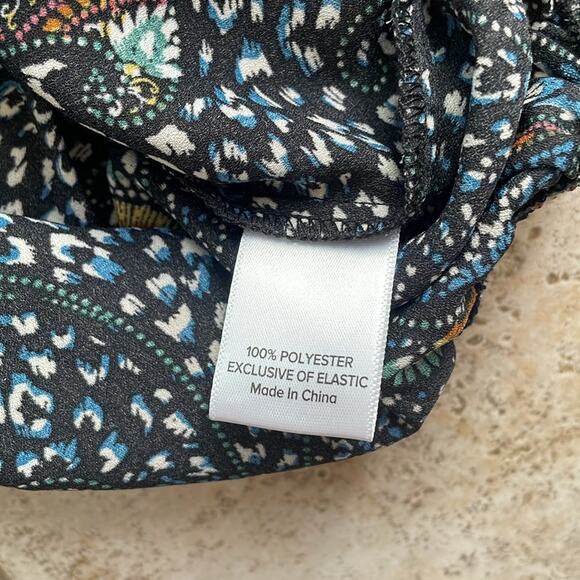 EVEREVE Charlie Tie Neck Blouse - Picture 15 of 16